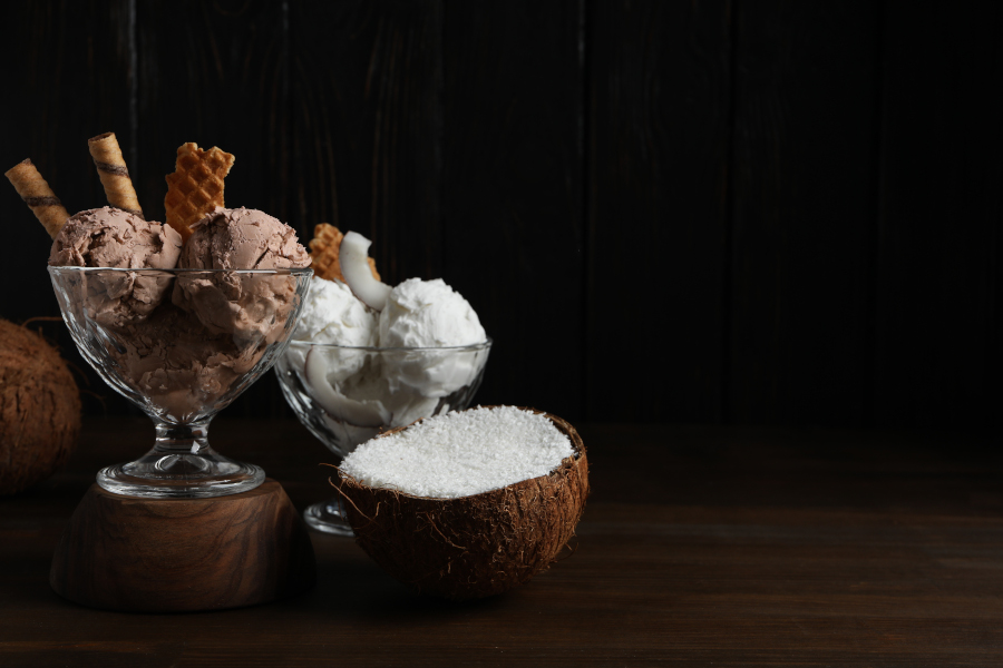 Eiscreme mit Kokosnuss